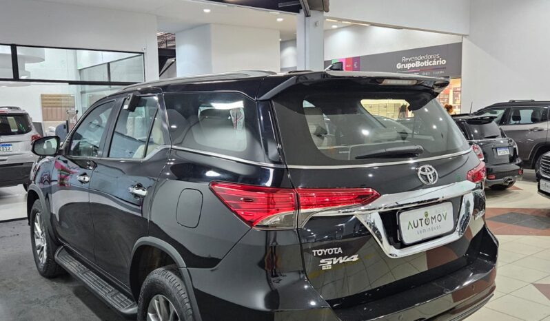 Toyota Hilux SW4 7 lugares Cheio